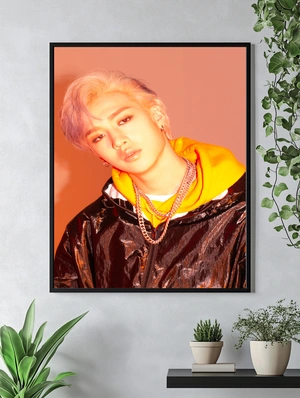 Bang Chan в ярком образе - 4
