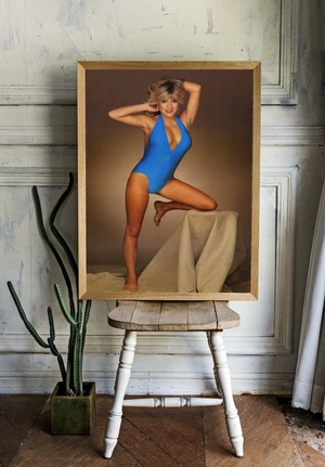 Саманта Фокс в ярко-синем боди - 2