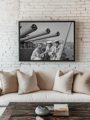 Три моряка в белой форме - 2