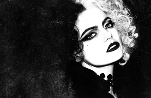 Черно-белый портрет Круэллы - 1