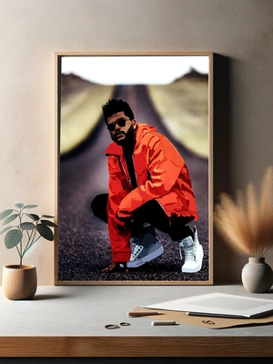 The Weeknd в красной куртке - 3