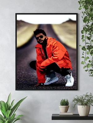 The Weeknd в красной куртке - 4