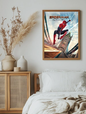 Человек-паук в динамичном полёте на фоне Тауэрского моста - 5