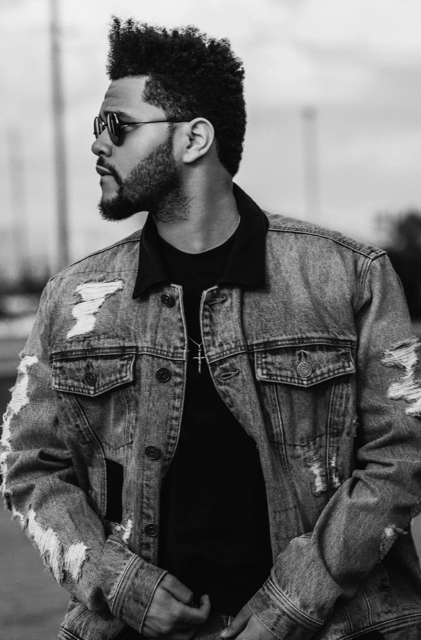 The Weeknd в солнцезащитных очках - 1