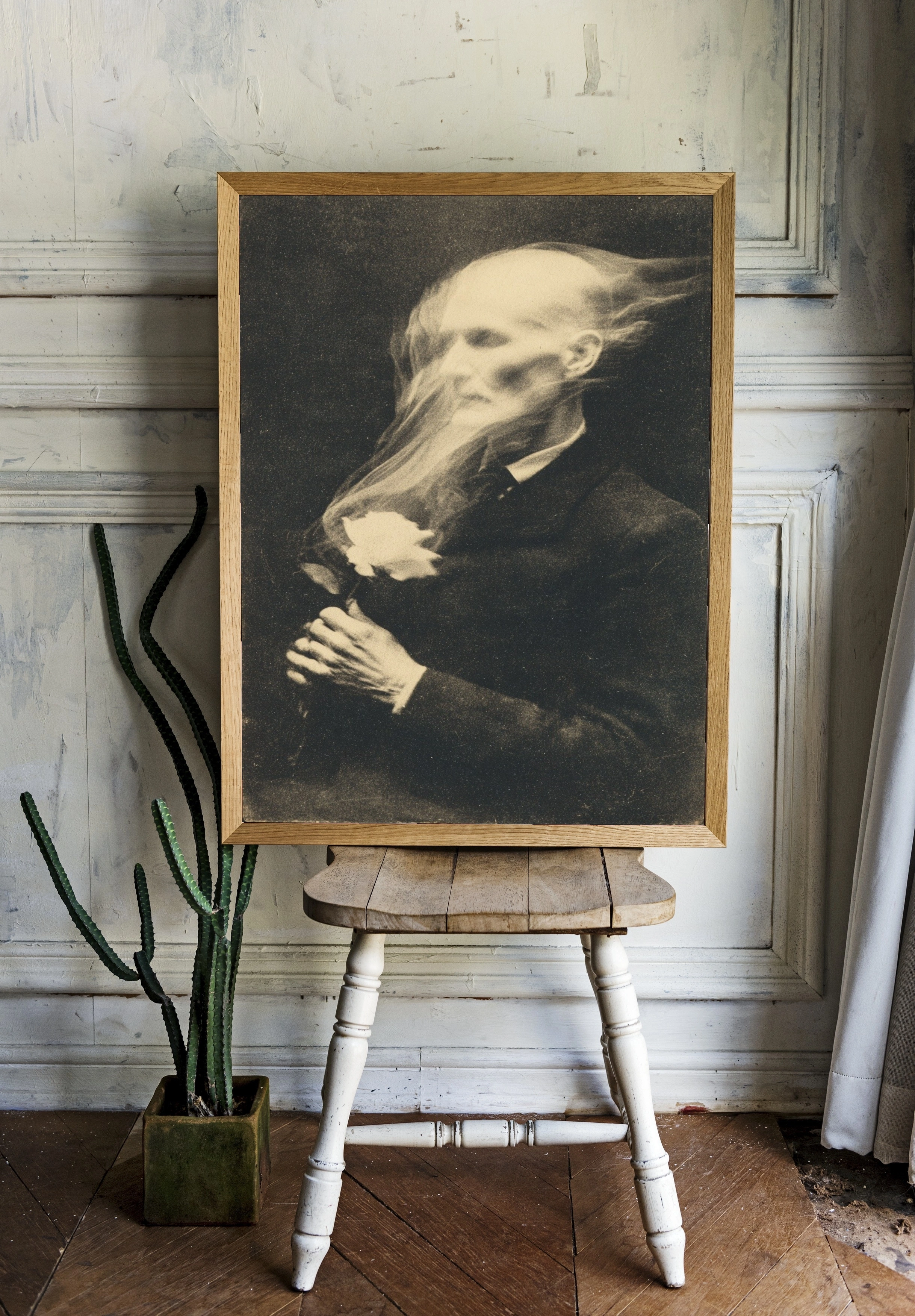 Старинный портрет с розой и дымкой - 2