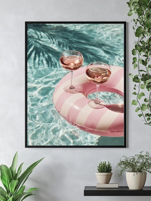 Розовое вино на пляжном круге у бассейна - 5