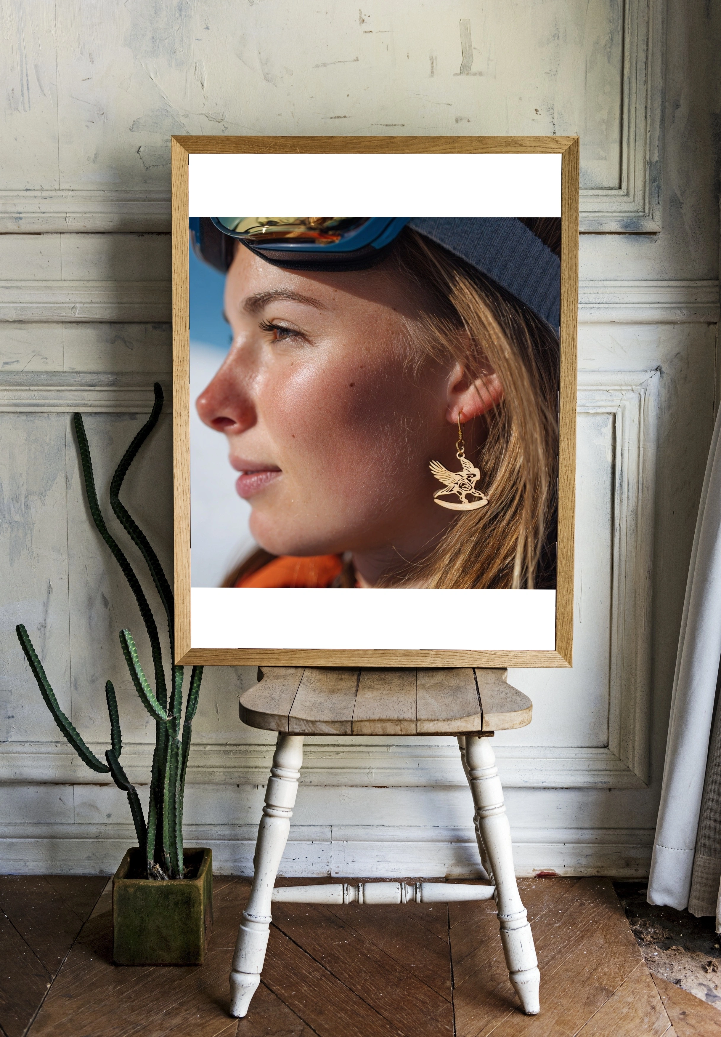 Элегантные золотые серьги с изображением птицы - 2