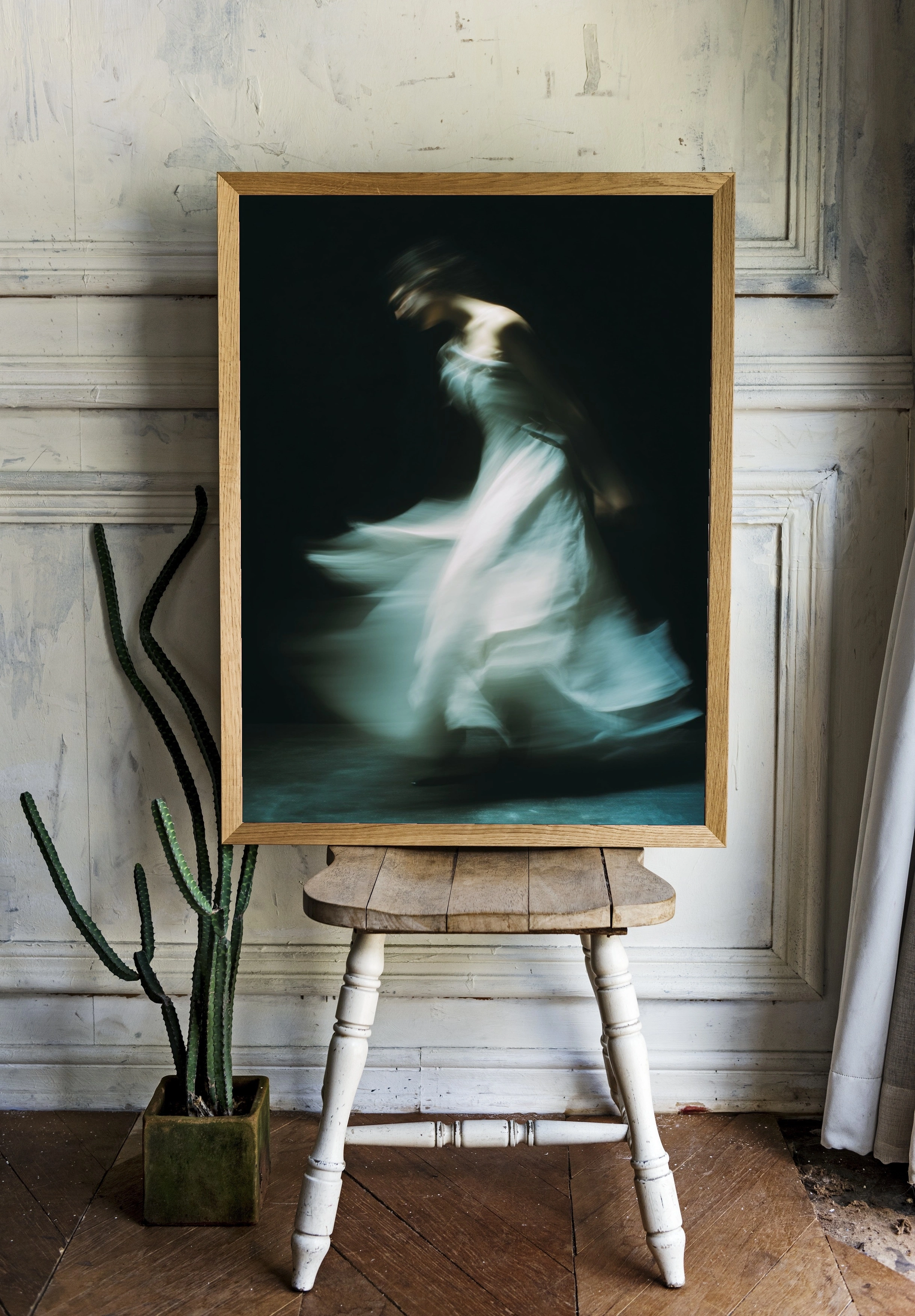 Эфирная танцовщица в белом платье - 2