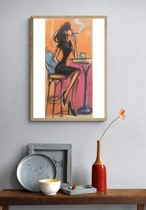 Элегантная женщина с сигаретой в кафе - 4