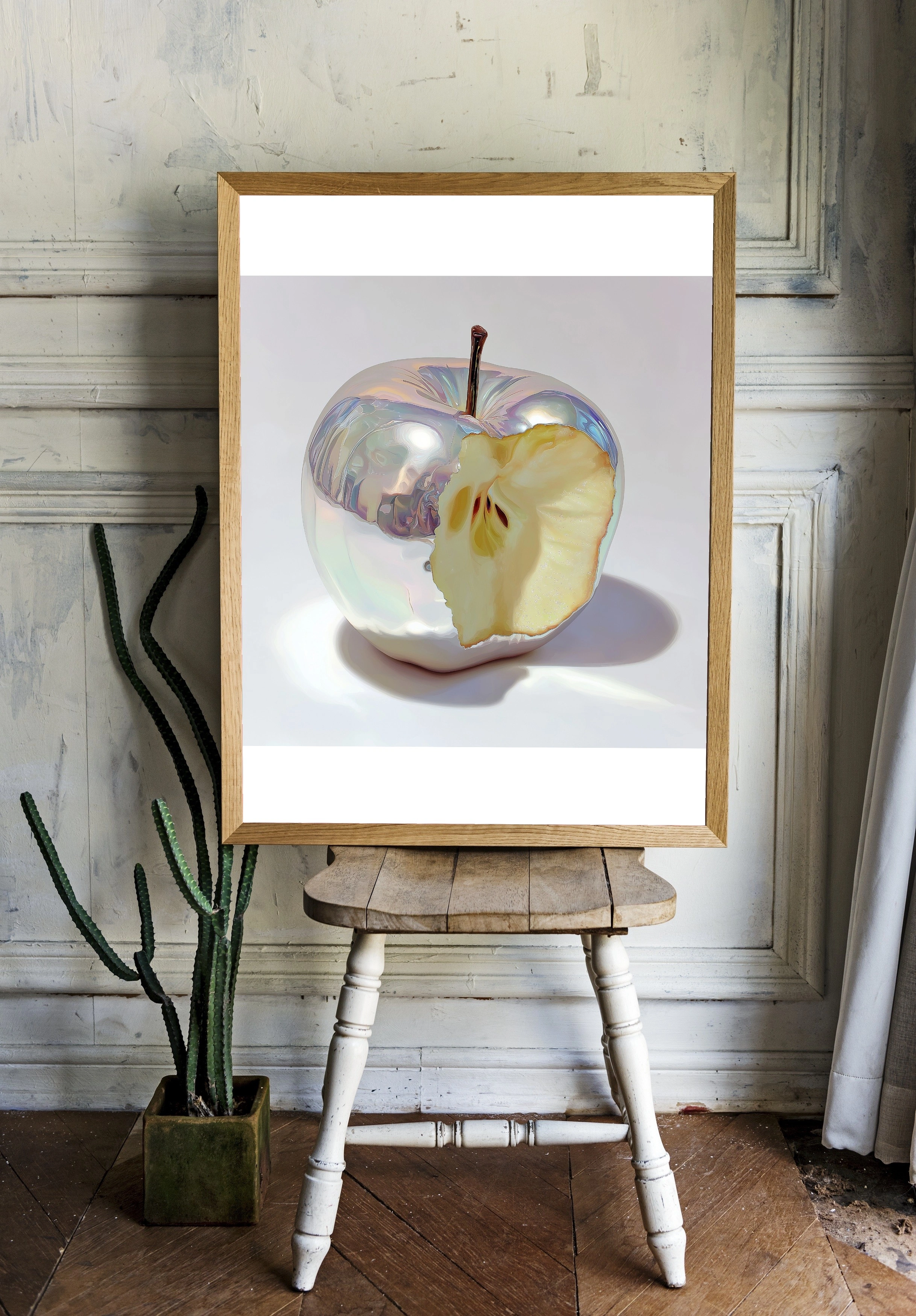 Сияющее яблоко с откушенным кусочком - 2