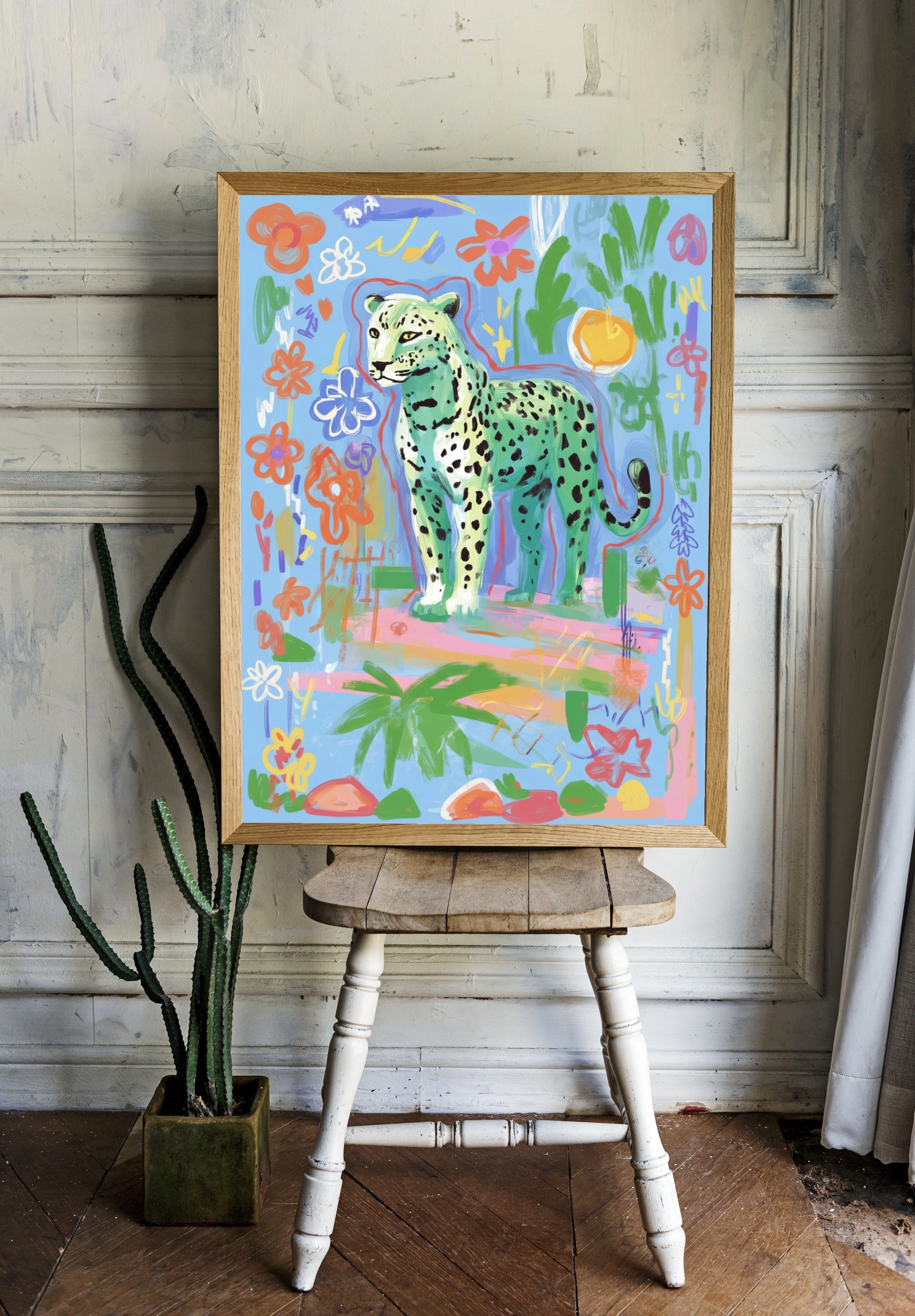 Яркий леопард на фоне цветущих растений - 2