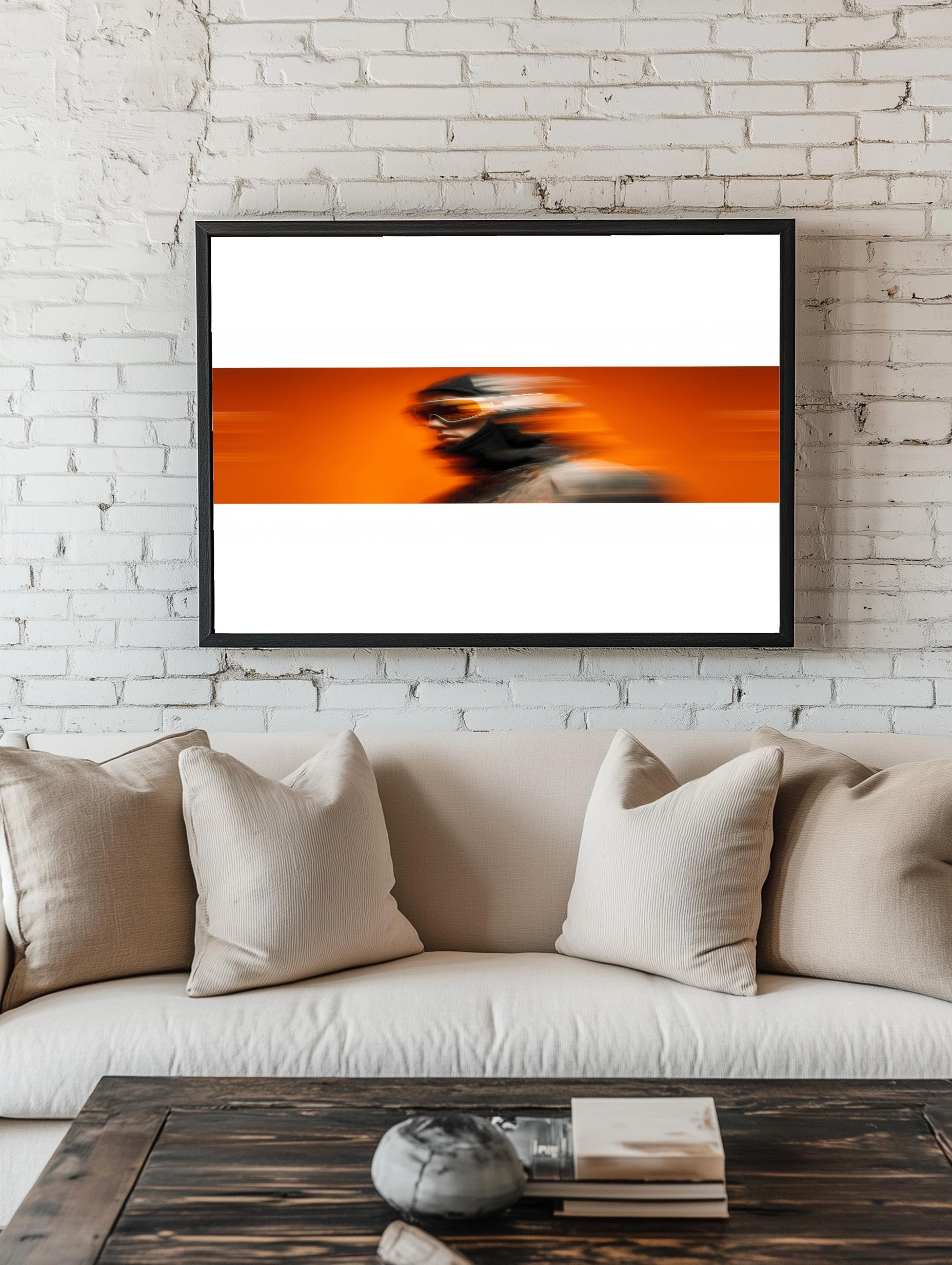 Динамичный образ лыжника на фоне оранжевого - 2