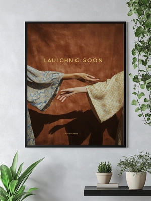 Элегантные руки в традиционных нарядах - 5