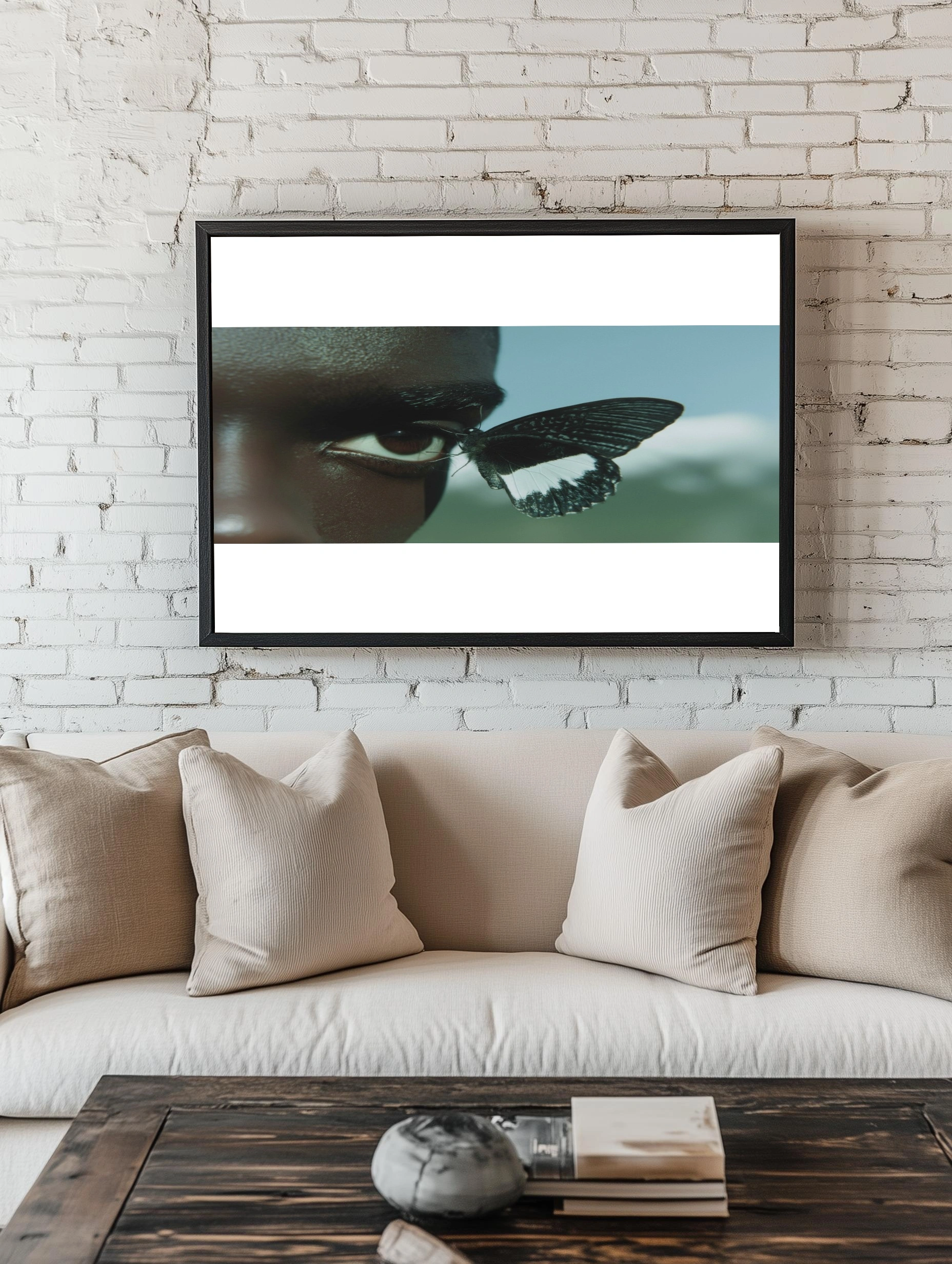 Чарующий взгляд с бабочкой на глазу - 2