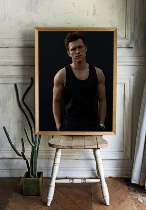 Том Холланд в стильном минимализме - 2