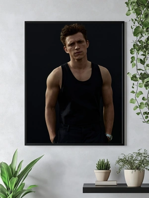 Том Холланд в стильном минимализме - 4