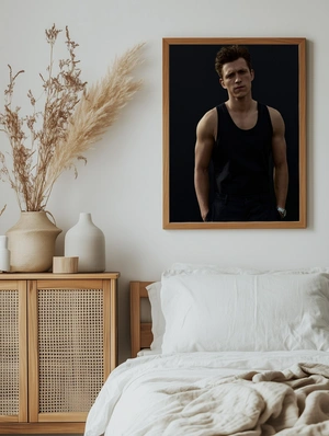 Том Холланд в стильном минимализме - 5