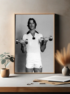 Арнольд Шварценеггер с гантелями - 3