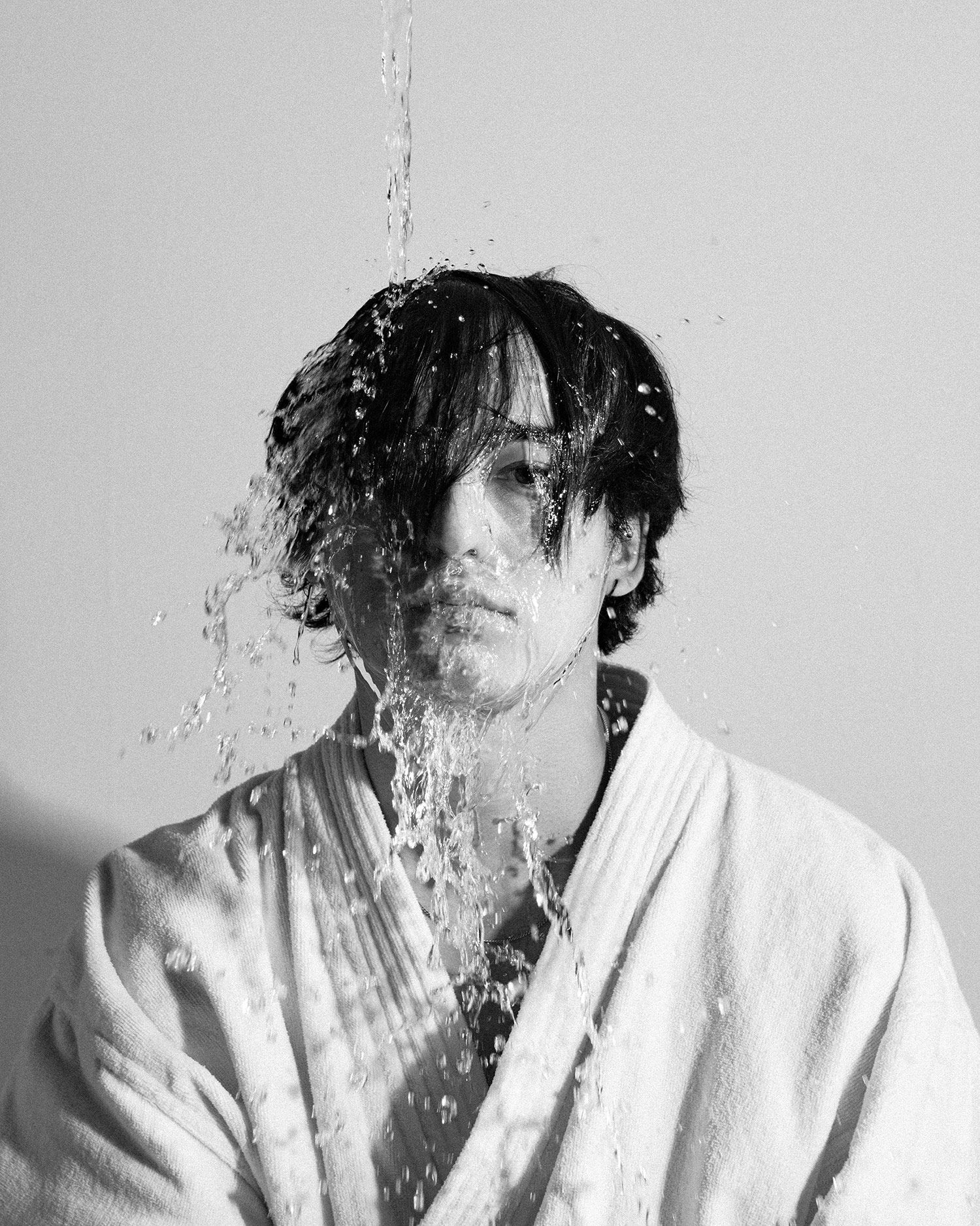 Черно-белая драма с Joji - 1