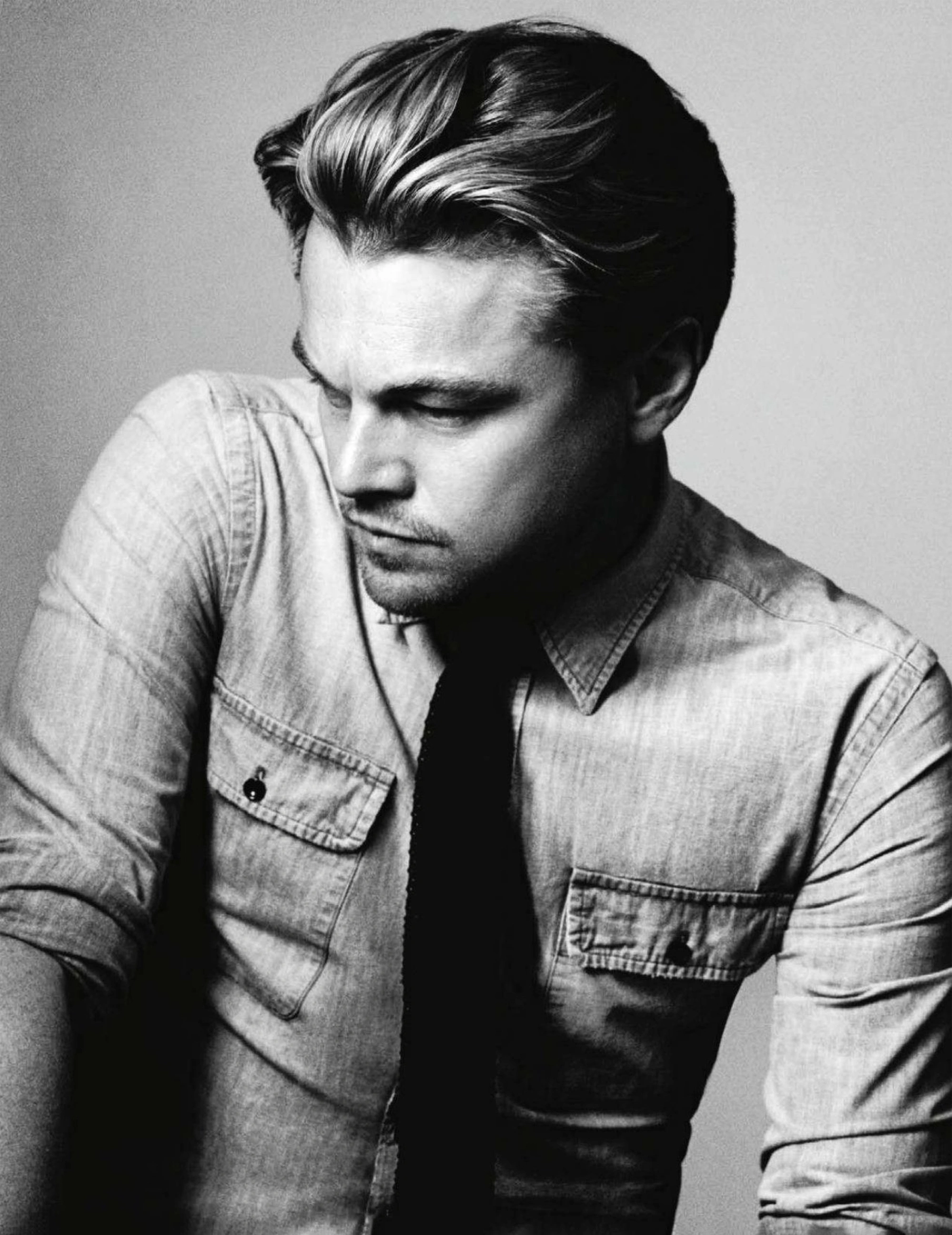 Леонардо Ди Каприо с задумчивым взглядом - 1