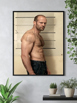 Джейсон Стэтхем с серьёзным выражением лица - 4