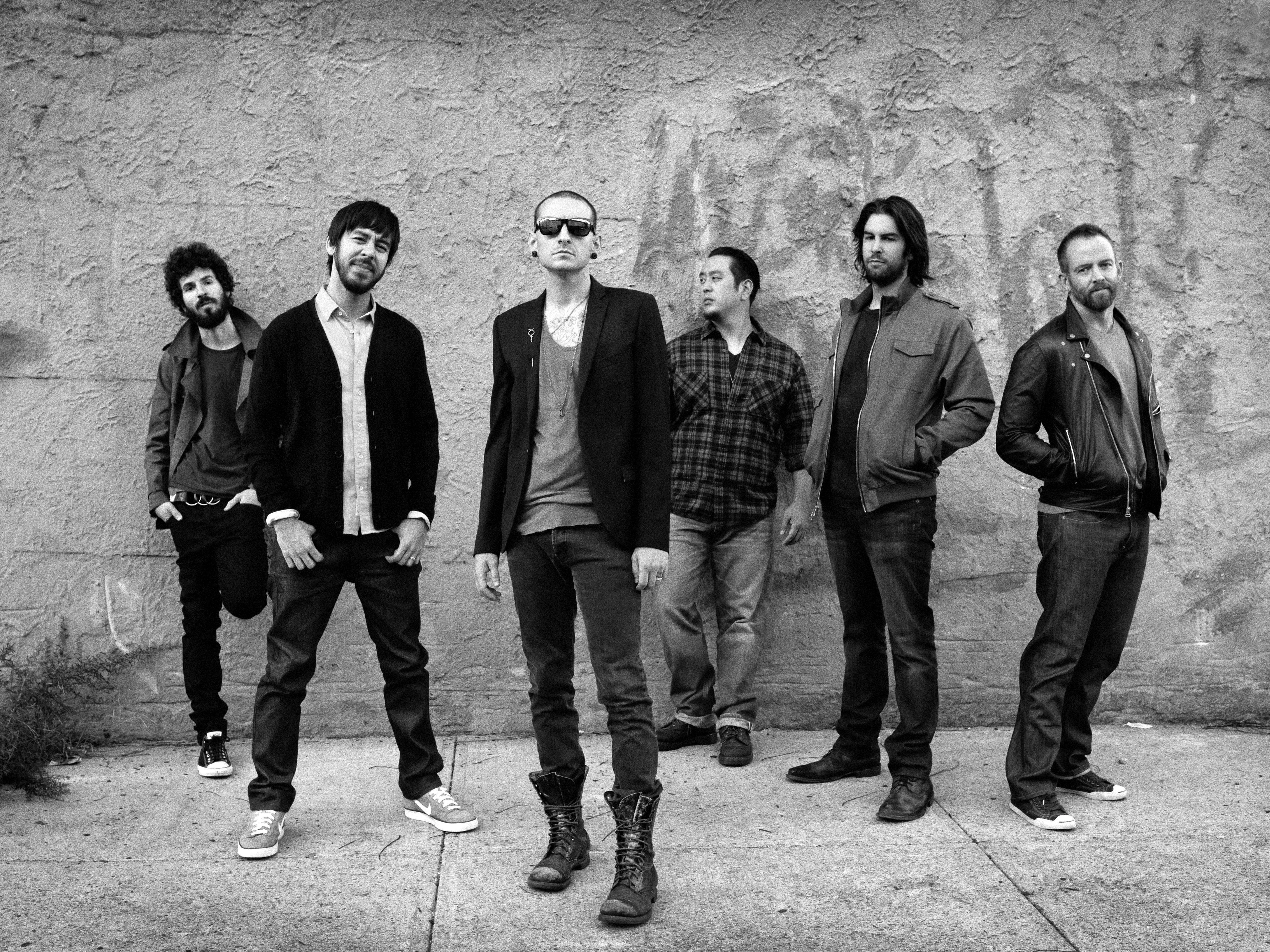 Группа Linkin Park в чёрно-белом стиле - 1
