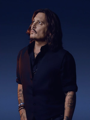 Портрет Джонни Деппа с тёмным фоном - 1