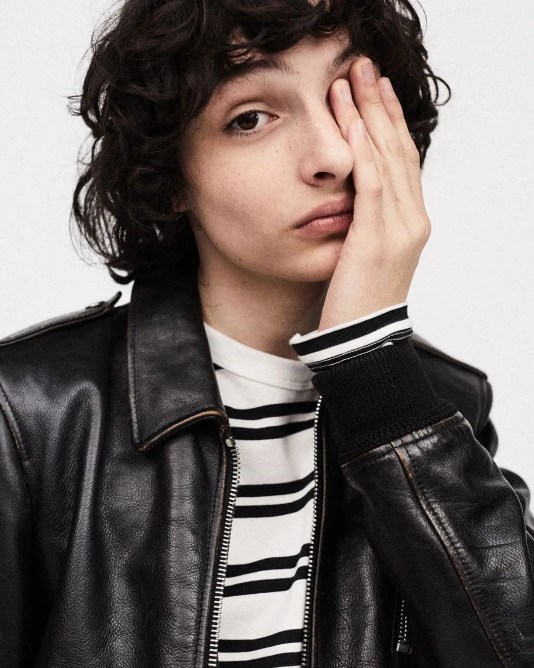 Финн Вулфард в деталях - 1