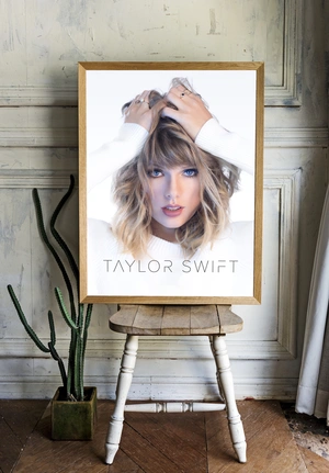 Taylor Swift — Выразительный взгляд - 2