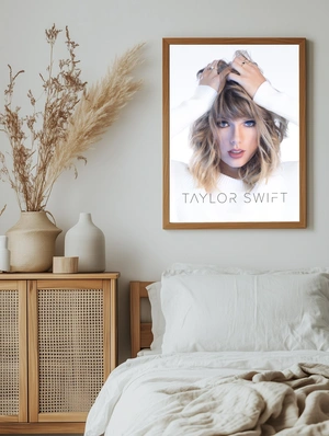 Taylor Swift — Выразительный взгляд - 5