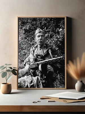 Портрет солдата с винтовкой в лесу - 3