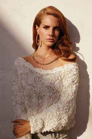 Lana Del Rey в нежных лучах солнца - 1