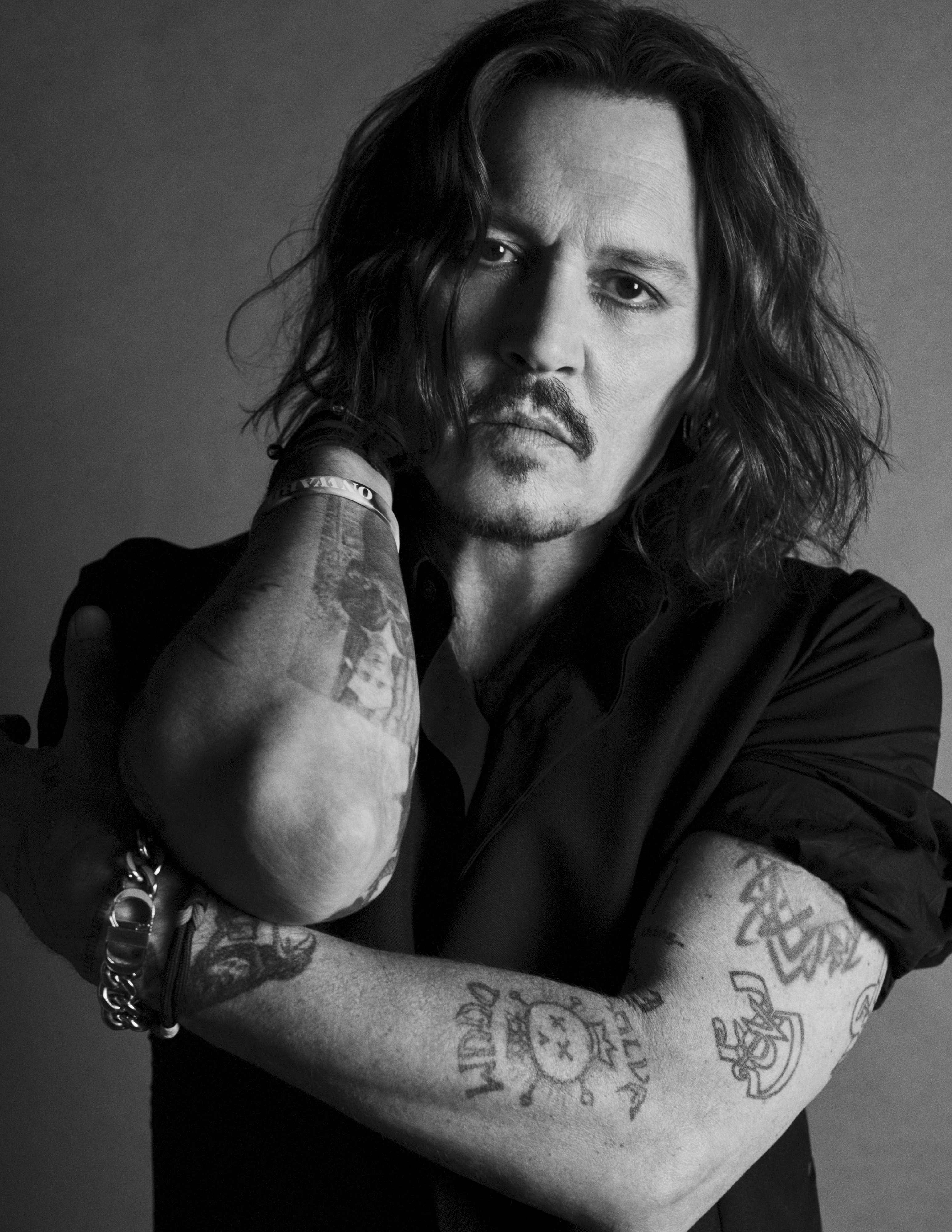 Джонни Депп в монохроме - 1