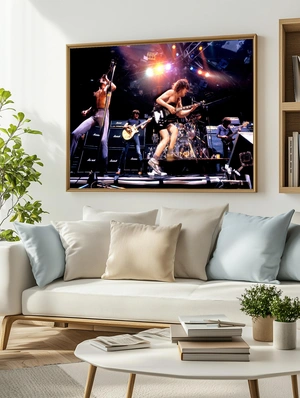 Взрывное живое выступление AC/DC – Ангус Янг в прыжке - 3