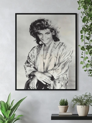 C. C. Catch — Энергия и улыбка в черно-белом стиле - 4