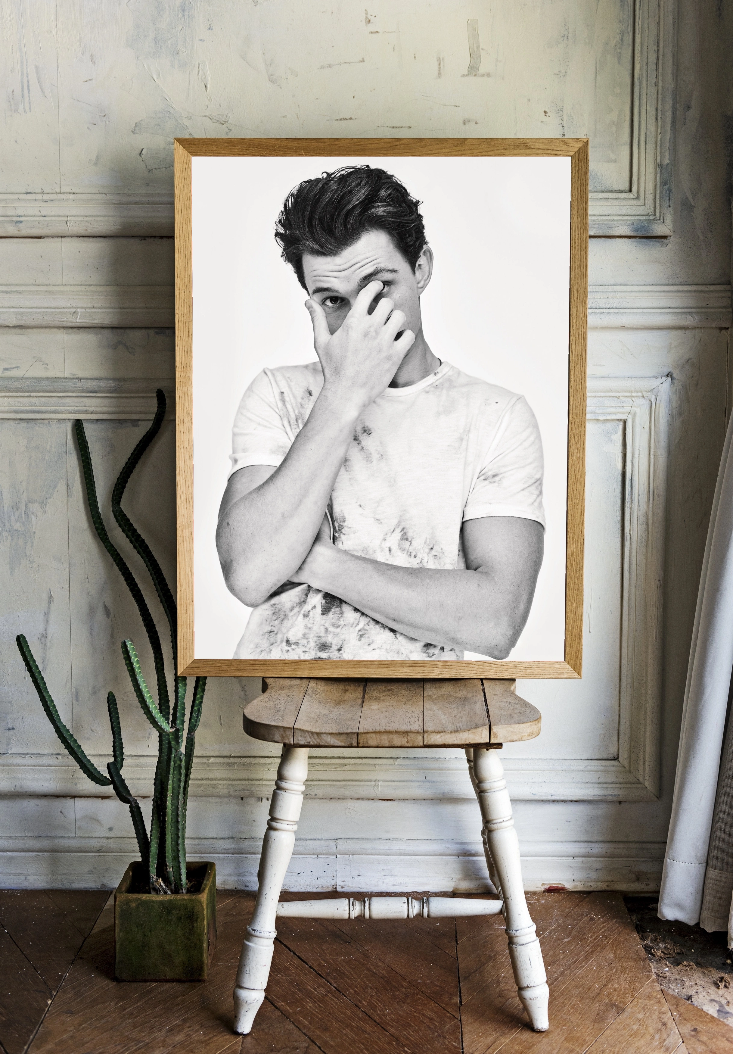 Том Холланд в монохроме - 2