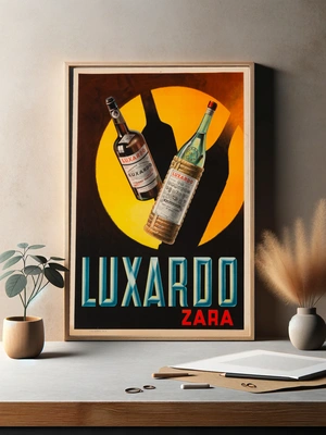Бутылки Luxardo Zara на черном фоне с оранжевым кругом - 3