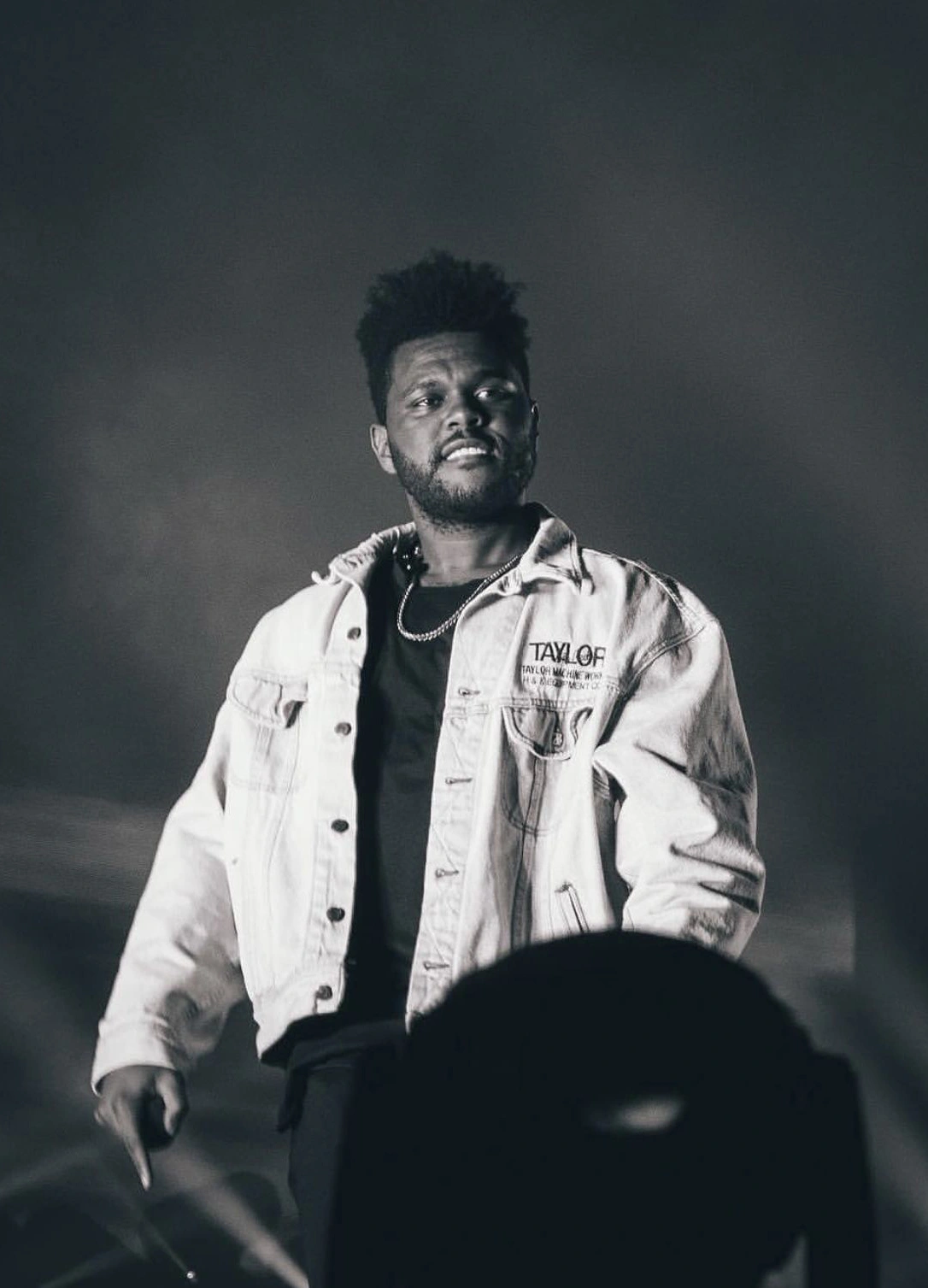 The Weeknd в черно-белом образе - 1