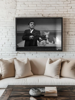 Тони Монтана в напряжённой сцене - 2