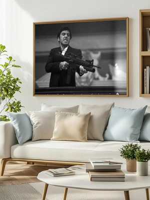 Тони Монтана в напряжённой сцене - 3