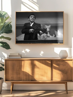 Тони Монтана в напряжённой сцене - 4