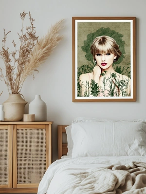 Taylor Swift с зелёными растениями и красной помадой - 5