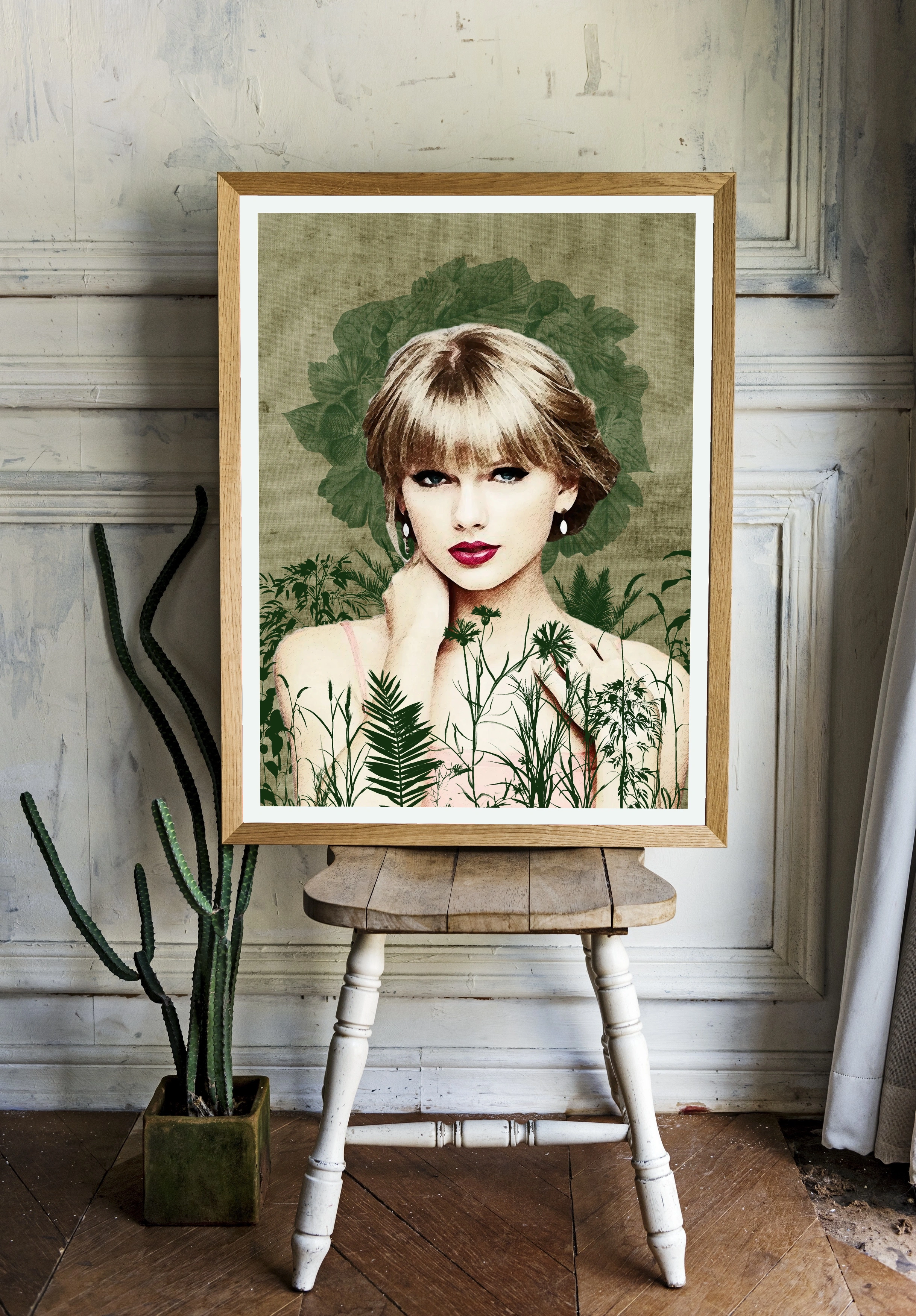 Taylor Swift с зелёными растениями и красной помадой - 2