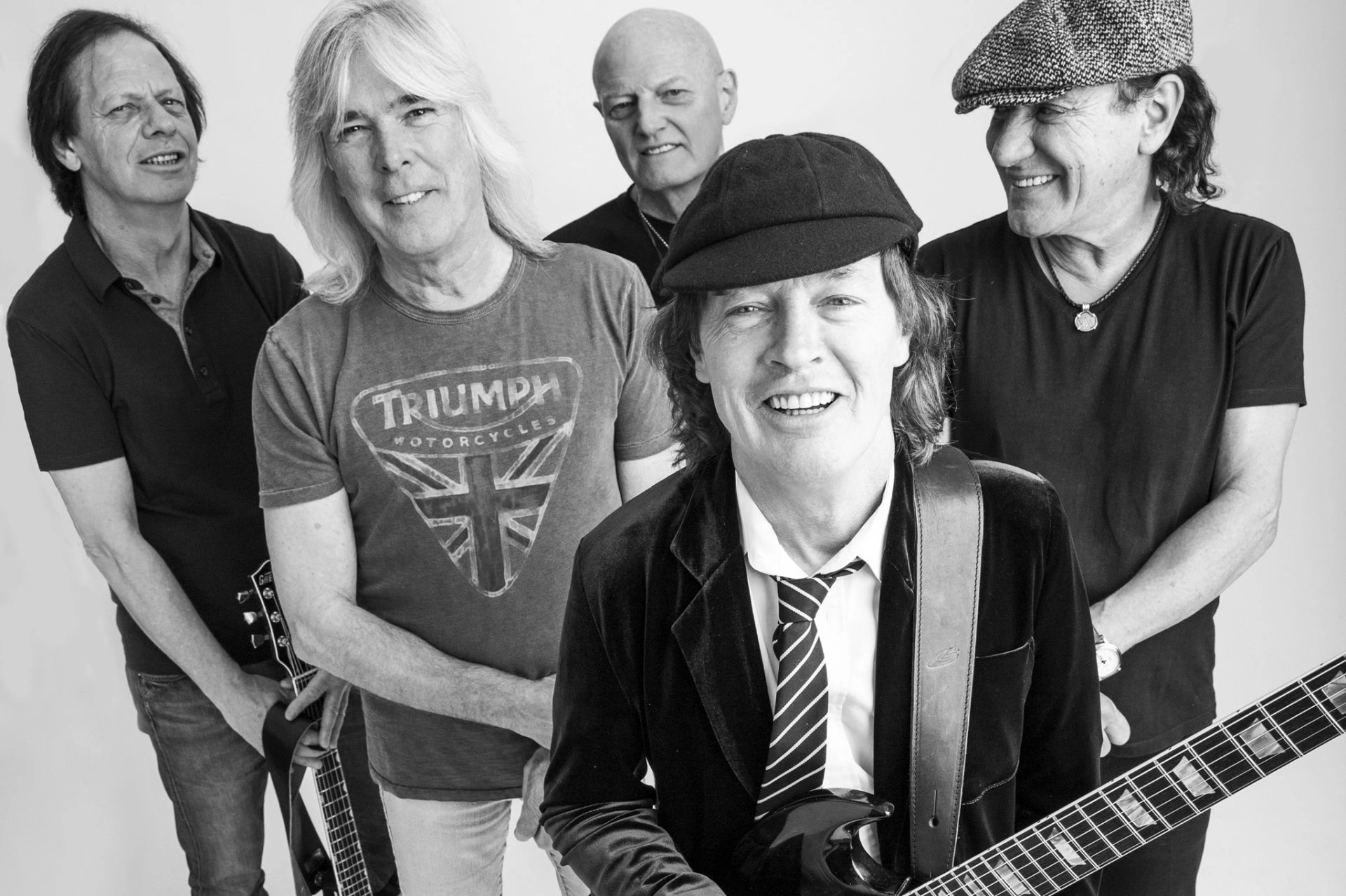 Черно-белая фотография рок-группы AC/DC - 1