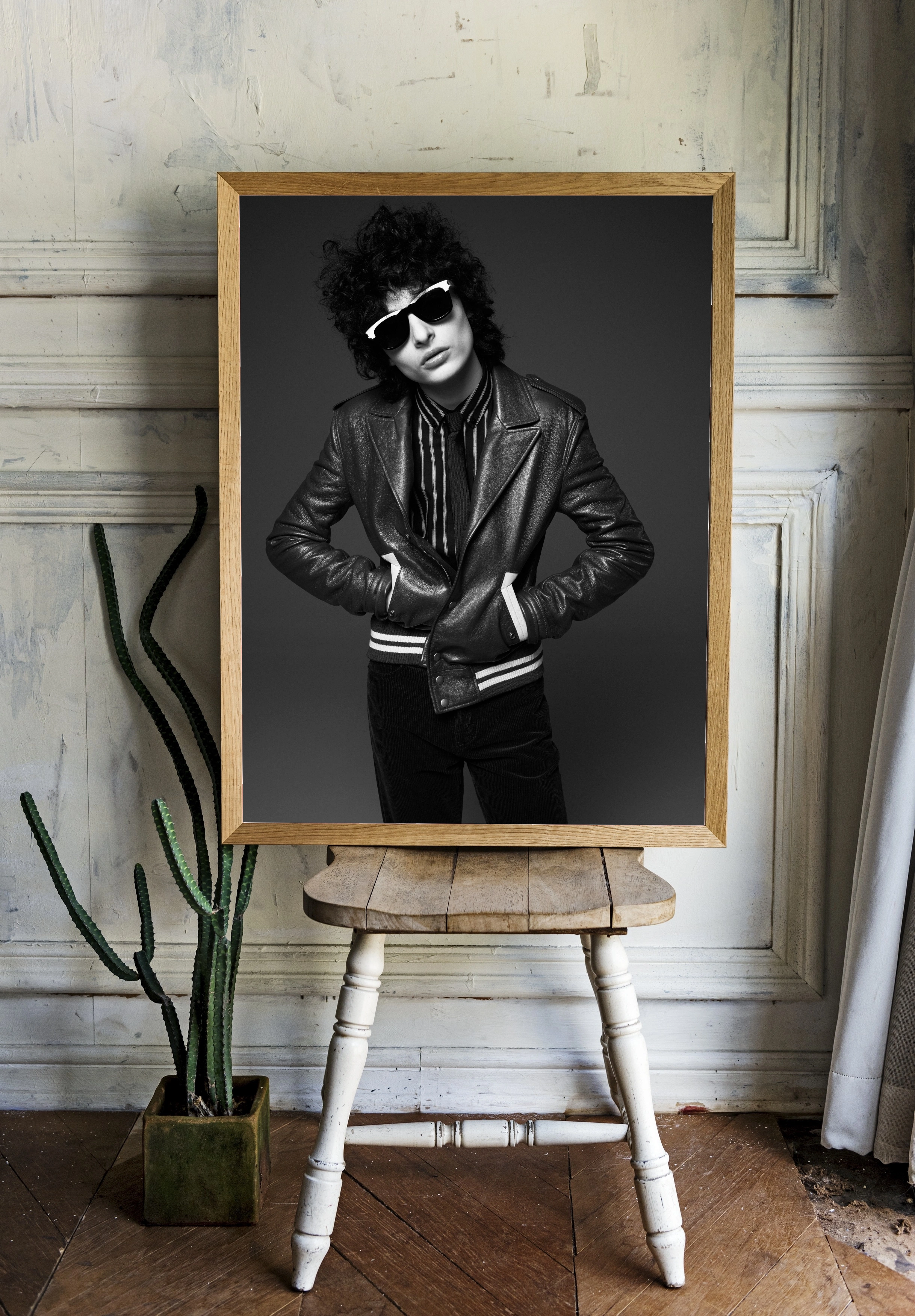 Финн Вулфард в реро стиле - 2