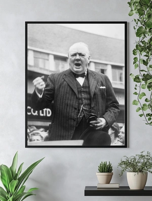 Уинстон Черчилль в момент исторической речи - 4