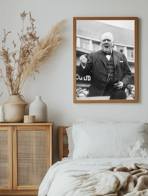 Уинстон Черчилль в момент исторической речи - 5