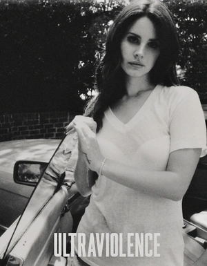 Портрет Lana Del Rey возле автомобиля - 1