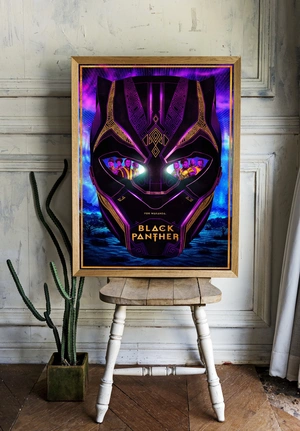 Black Panther с яркими фиолетовыми и золотыми узорами - 2