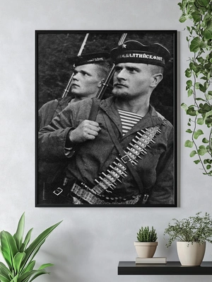 Два советских моряка Балтийского флота - 4